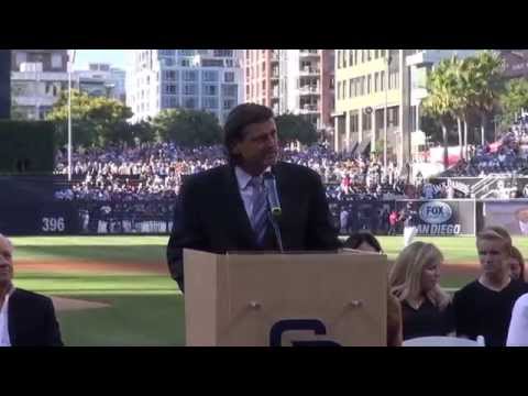 Video: Trevor Hoffman Nettowaarde: Wiki, Getroud, Familie, Trou, Salaris, Broers en susters