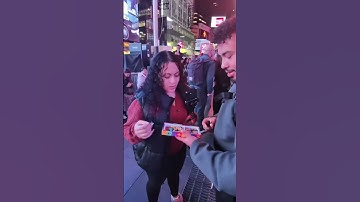 PLAYING STRANGERS IN CONNECT4 #funny #memes #fypシ゚ #girl