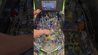 MUNSTERS PRO STERN PINBALL MACHINE FLIPPER REVIEW CRITIQUE (P2406) 