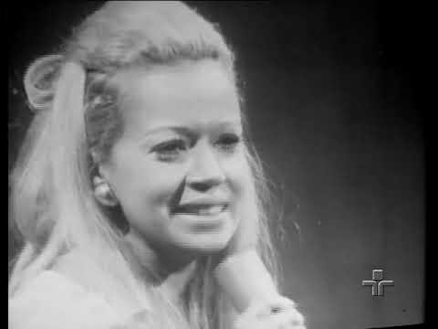 Claudette Soares e Pedrinho Mattar Trio - País Tropical (Jorge Ben) 1969