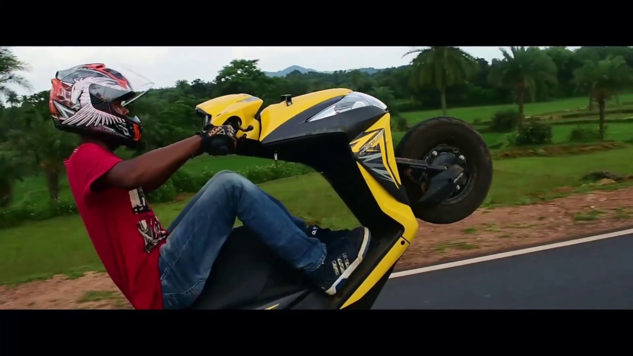 Honda dio stunt