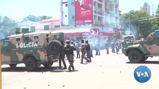Polícia moçambicana usa gás lacrimogéneo para dispersar manifestação em Maputo screenshot 5