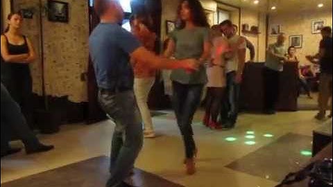 танец Zouk Слава-Ира Вечеринка  в кафе Beerloga г Гомель 14.09.2014