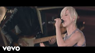 Video thumbnail of "Ana Torroja - A Tus Pies"