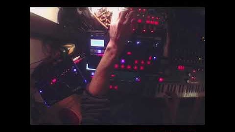 Delos - Deephouse - Livemix: Electribe 2, Electribe 2 Sampler, Microkorg, Volcabass, ...