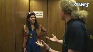 Marina and the Diamonds in the ELEVATOR! (Oh my God you look just like Shakira)