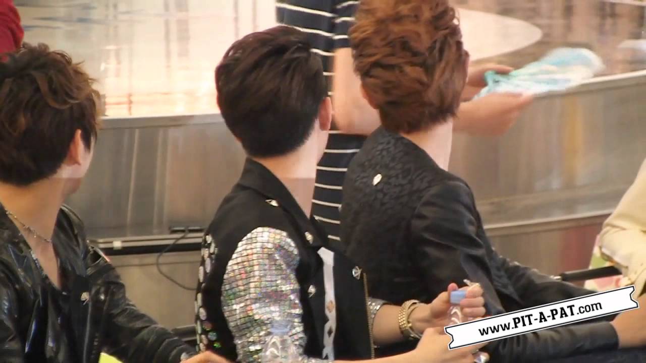 120525 영등포 팬싸인회 : 경수와 exo멤버들의 신나는 한때! 안뇽안뇽안뇽~