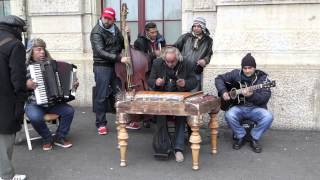 Video voorbeeld van "Straßenmusik a la Bâle | 01. April 2015"