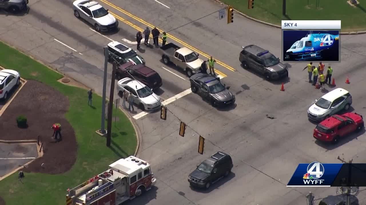 Deputy ticketed following multi-vehicle crash in Anderson County ...