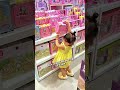 Ayah Ini Diam Diam Membeli Semua Barang yang Disentuh Putrinya di Mal!#viralvideo #shortsviral