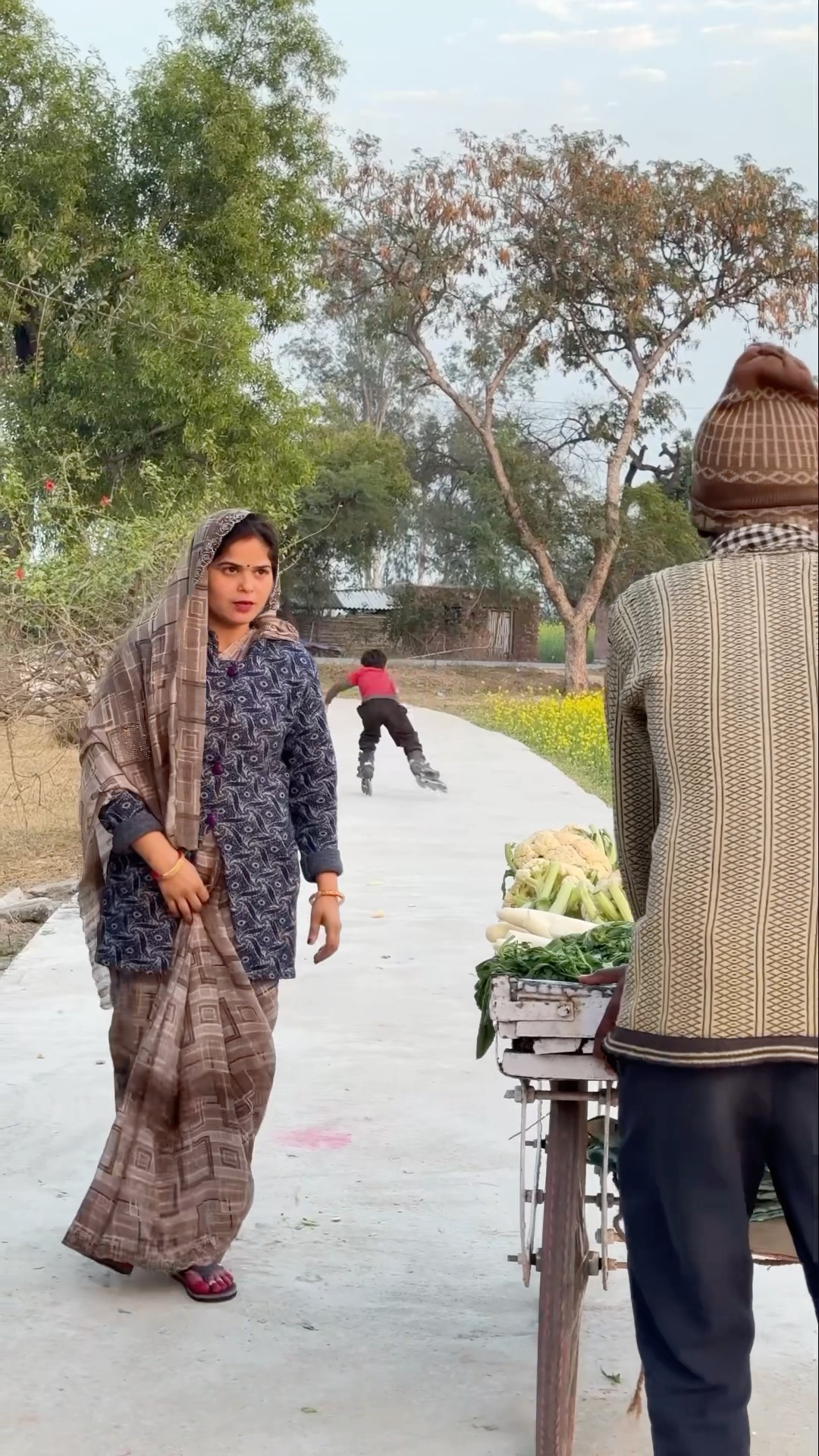 Dekhiye is thele wale ke sath kya huaa~??#shorts #comedy #funny #pushpanjalimaurya