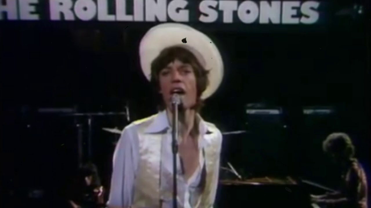 Angie rolling. Роллинг стоунз Анджей. Angie the Rolling Stones. Роллинг стоунз песня Энджи видео. Фото из клипа Роллинг стоунз, Love is strong.