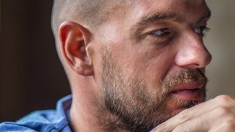 Markov answers questions from teammates