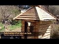 Fabrication de la petite maison en bois dans les montagnes pour les canards coureur indien.