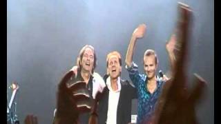 Pooh - Saluti Finali Live - Tour 2010 - Roma Palalottomatica 27.11.10