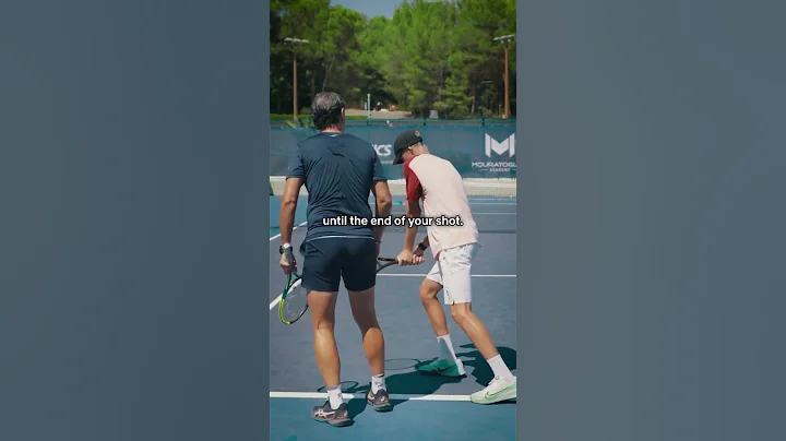 Don't do that when you hit a backhand! #tennis #tenniscoach