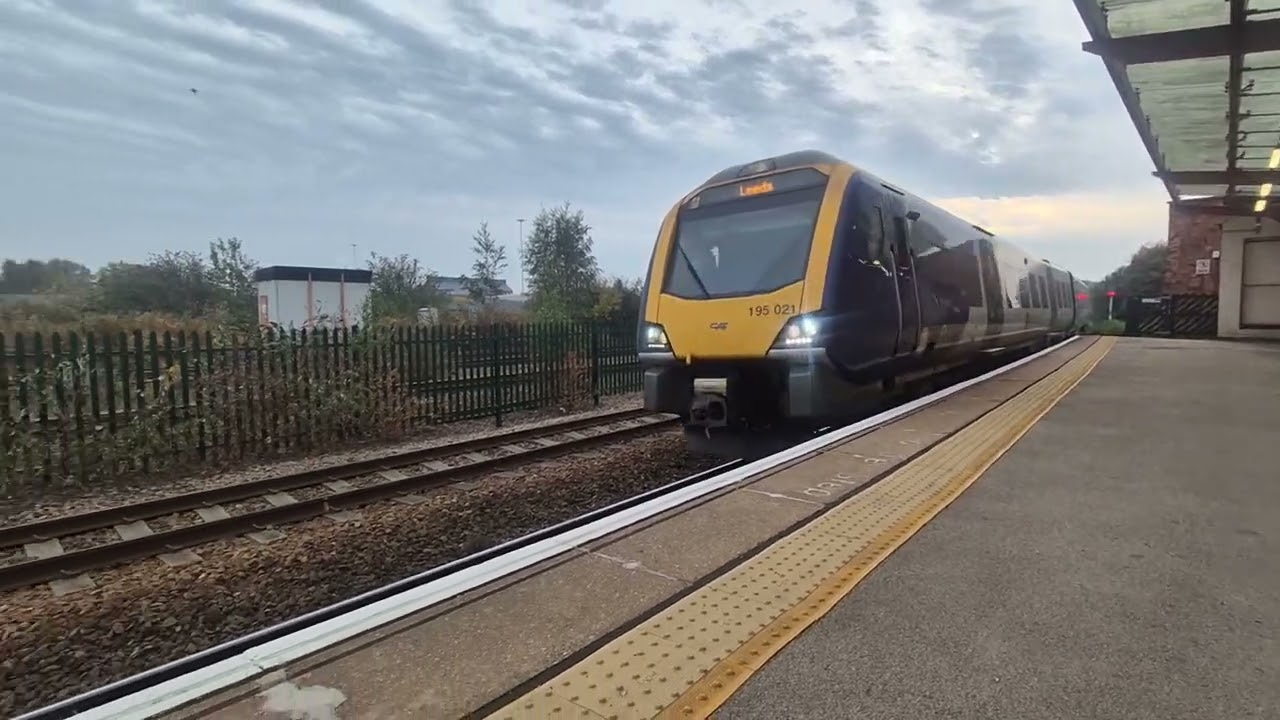 Trains at Wakefield Kirkgate 