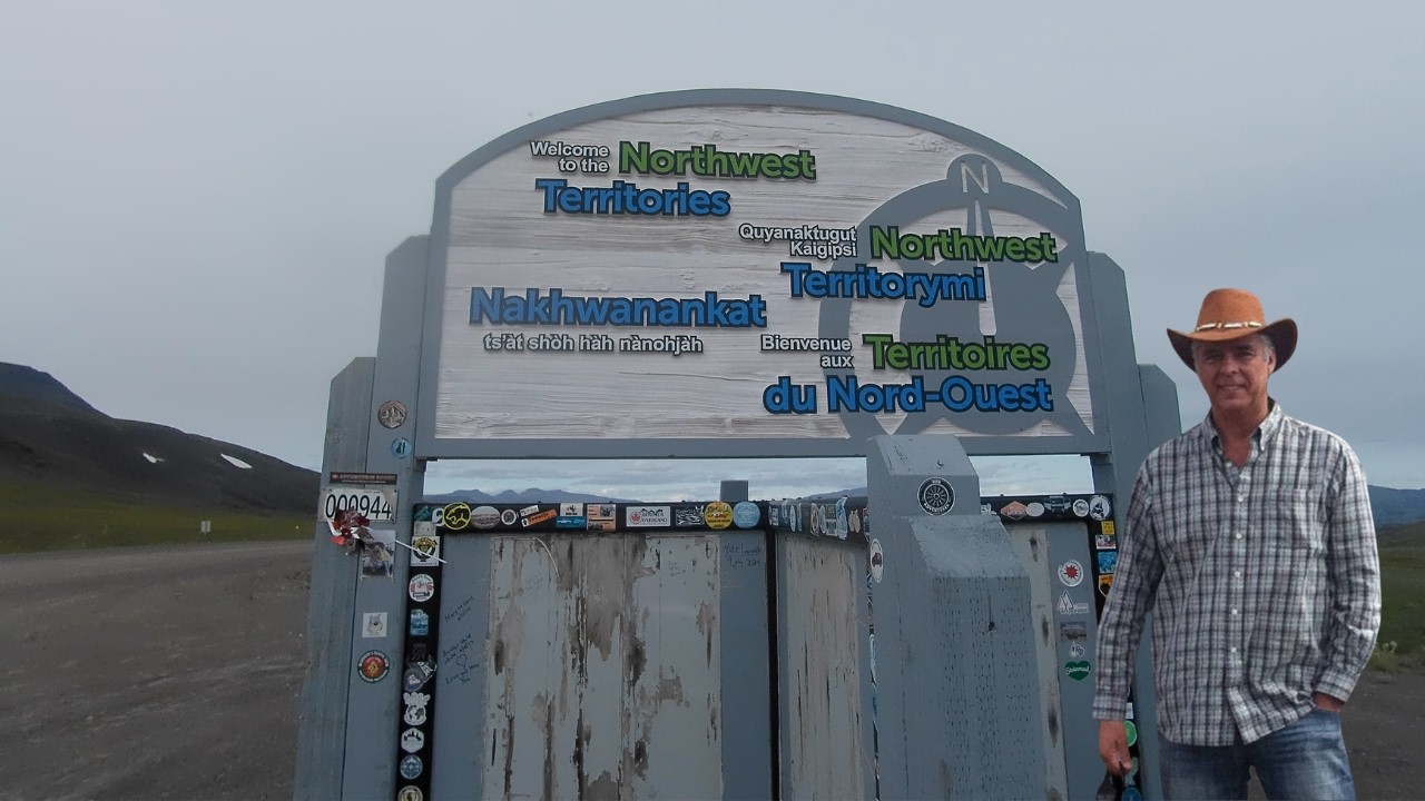 900 KM SUR LE DEMPSTER HIGHWAY - Québec jusqu'au Yukon et l'océan Arctique Episode 13