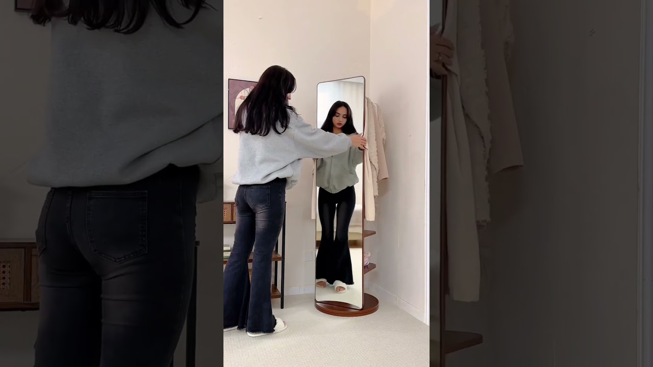 Upgrade your space with this stylish swivel full-length mirror with a built-in coat rack. 🪞✨