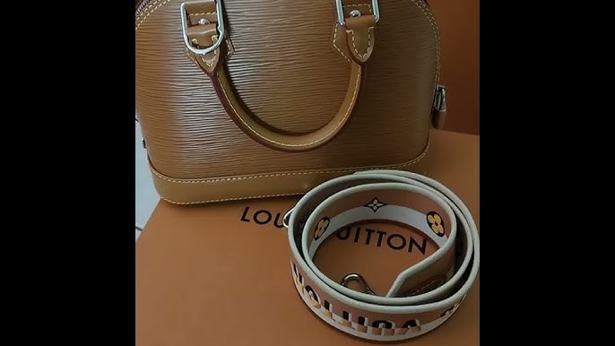 Louis Vuitton Black Epi Chain Flower Alma BB Golden Leather Pony-style  calfskin ref.211814 - Joli Closet