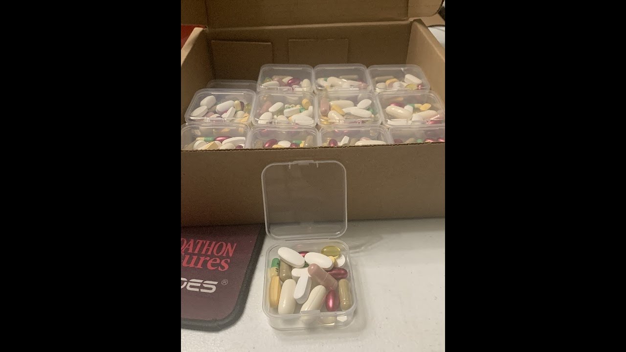 SATINIOR 24 Packs Small Clear Plastic Beads Storage Containers Box with Hinged Lid for Storag Review