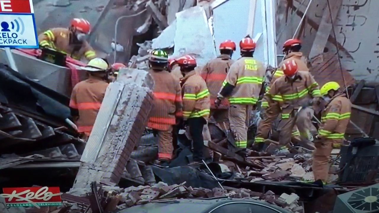 Downtown Sioux Falls SD Building Collapse Of The Copper Lounge - YouTube