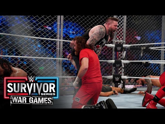 Zayn proves his loyalty with a low blow on Owens: Survivor Series: WarGames (WWE Network Exclusive)