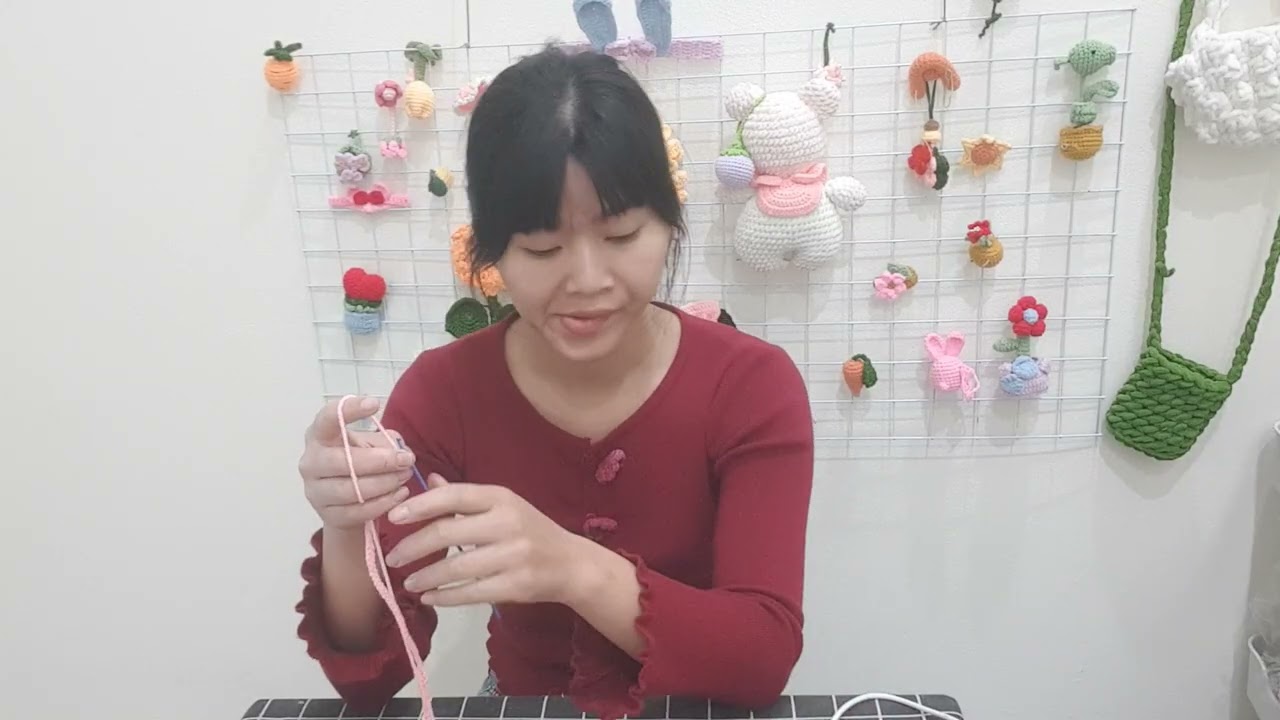 Tự học đan len thủ công bằng tay để tạo các đồ vật sinh động, an toàn và dễ thực hiện