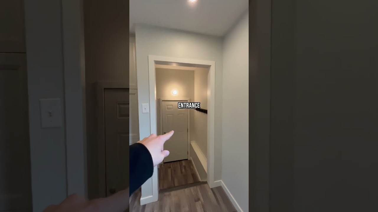 come for a tour of this $369,900 Winnipeg home👀🏡 