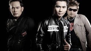 Download Lagu ST12 - AKU TERJATUH MP3 Download Lagu ST12 - AKU TERJATUH MP3
