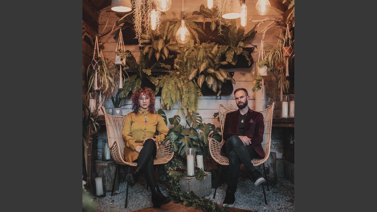 Guarda Holding Space su YouTube Guarda Holding Space su YouTube