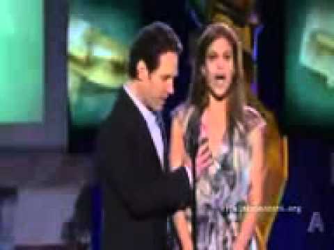 Giler  Aktor Paul Rudd Memegang Payudara Eva Mendes Di Live Show!!