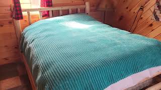 Bed Blankets Queen Size | Lightweight Fuzzy Blanket | Super Soft Blanket | Display on Bed