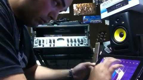 Anthony Panebianco recording with Morphwiz on IPad2