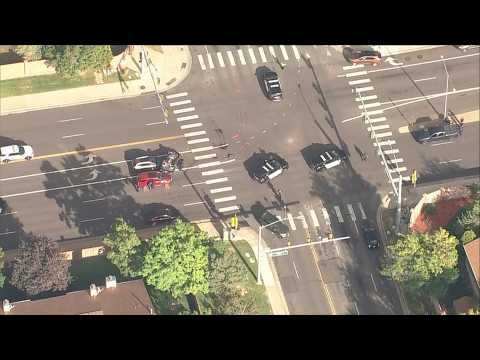 2 officers hurt in crash involving police car in Aurora