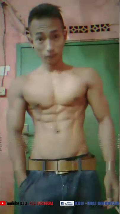 Kuli Desa Ganteng Sixpack Kerja Pamer Badan