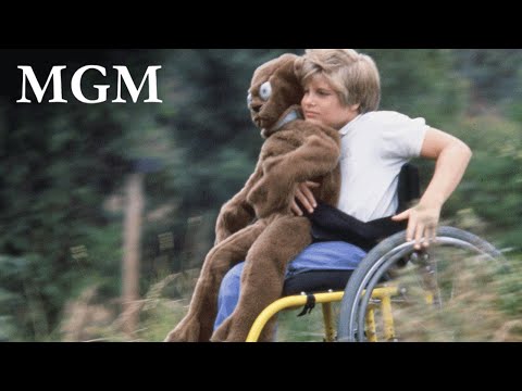 Mac & Me (1988) | Eric Falls into the Water | MGM Studios