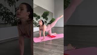 Daily Yoga Stretches Pose #homeworkout #flexibility #thamtapyoga #yogagirl #bikini #facts#edit#viral