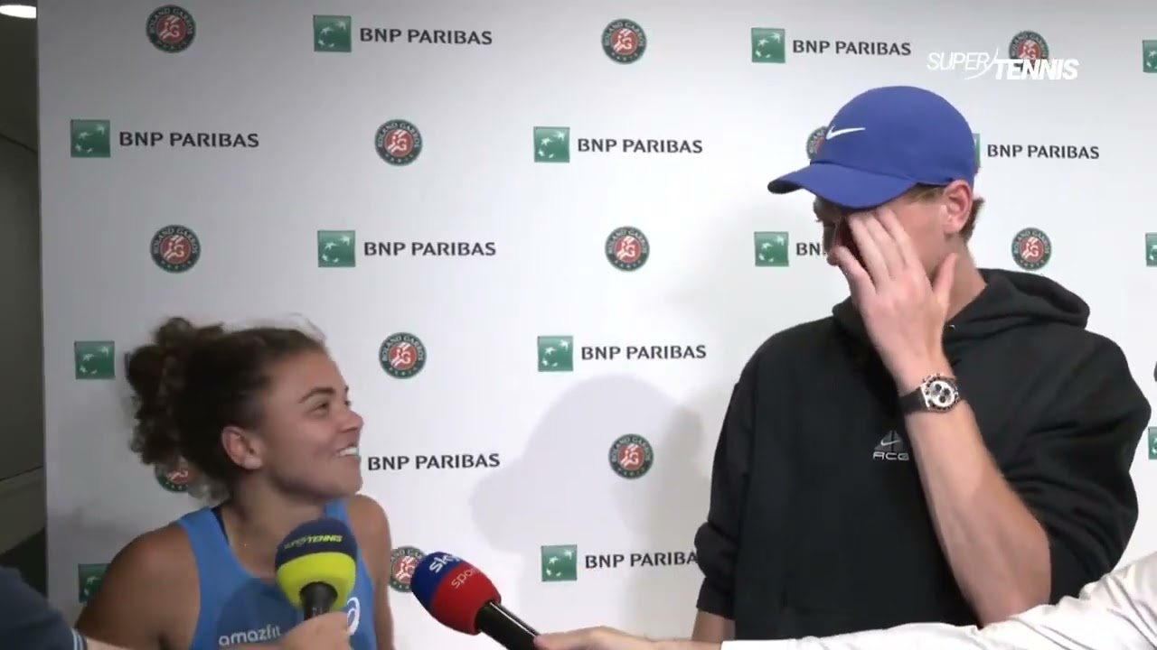 Jannik Sinner e Jasmine Paolini scherzano in mix zone durante il Roland  Garros 2025 🦊😃❤️ - YouTube