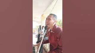 Romi roso, penyanyi multitalenta asal manado yang viral.