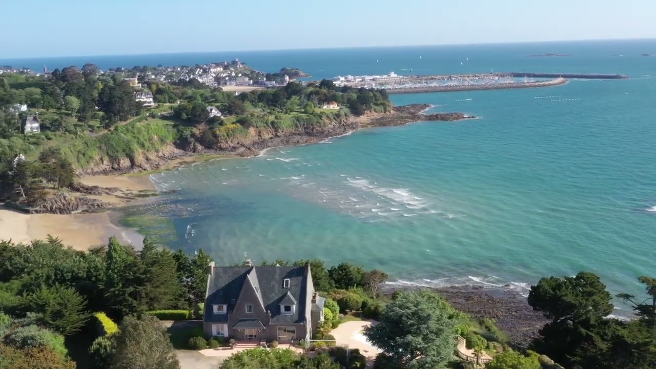 Visite privée - Maison Côtes d’Armor avec vue mer avec un accès a la plage