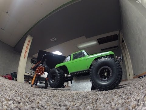 axial wroncho and scx 10 - YouTube