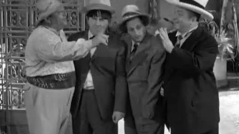 The Stooges Need To Siesta (aka: See Esther)