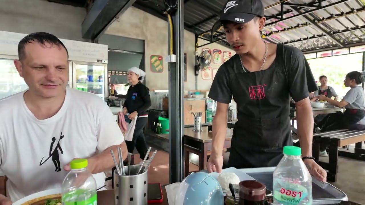 MeeTonPoe cafe in Old Town