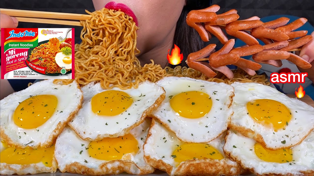 ASMR SPICY INDOMIE MI GORENG, FRIED EGGS, SAUSAGES 먹방 MUKBANG MASSIVE Eating sounds