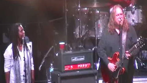 Warren Haynes Band "Sneakin' Sally Through The All...