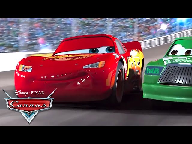 A corrida de abertura  Pixar Carros 