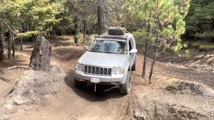 WK Jeep Grand Cherokee HEMI Off road
