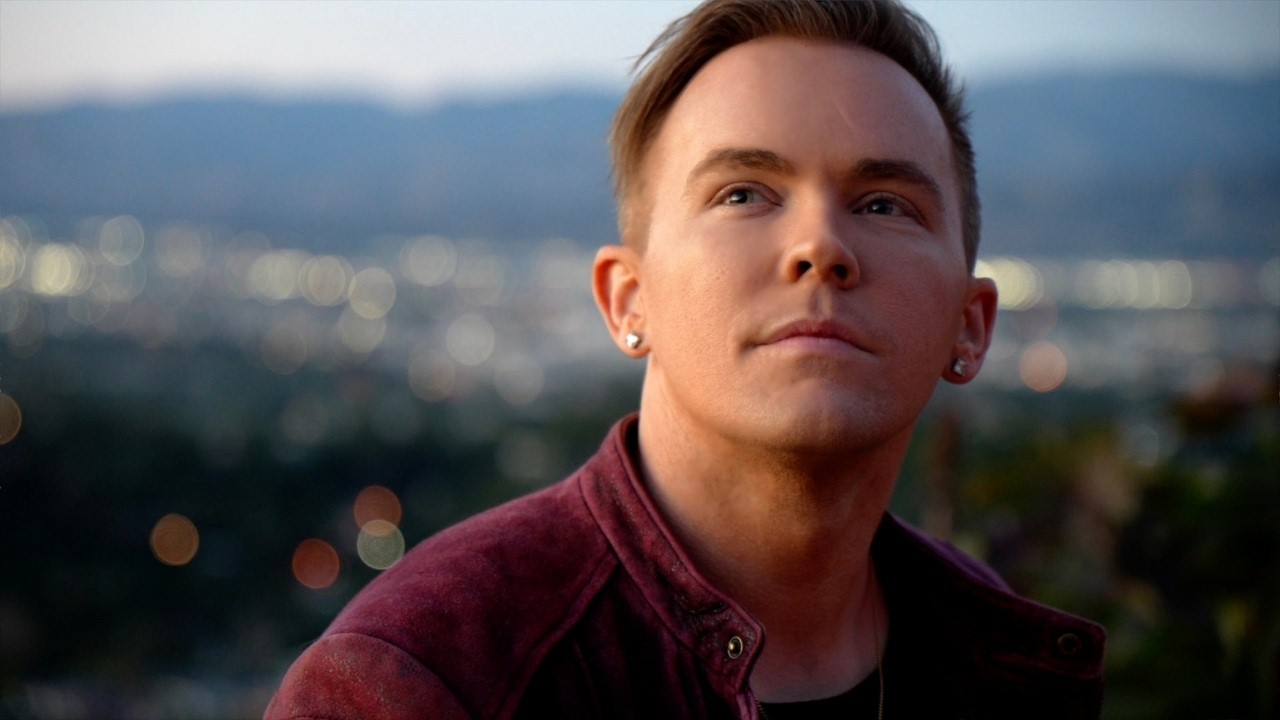 Connor Wren i „Second Adolescence” – queerowa muzyka o odzyskiwaniu siebie po dorastaniu w konserwatywnym świecie