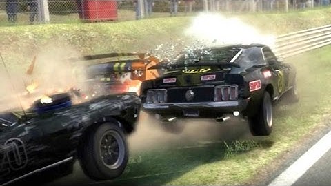 GRID 2 | Split Screen Battle: "Demolition Derby!"